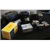 Image 1 : Box lot miscellaneous Vintage cameras.