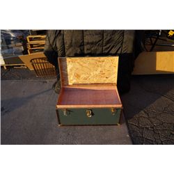 Green Storage Trunk