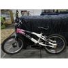 Image 2 : White/Pink Mongoose BMX Bicycle