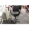 Image 2 : BLACK PROGRAMMERS CHAIR