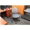 Image 1 : KNOLL CHADWICK GRAY MESH BACK TASK CHAIR