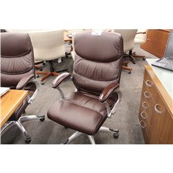 BROWN LEATHER HI BACK EXECUTIVE CHAIR