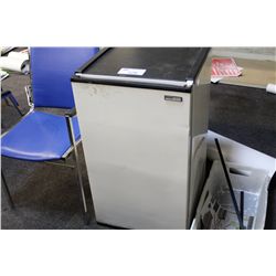 DANBY BEIGE BAR FRIDGE