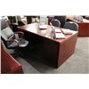 Image 2 : MAHOGANY 6' DOUBLE PEDESTAL DESK