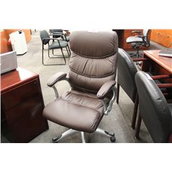 BROWN LEATHER HI BACK EXECUTIVE CHAIR