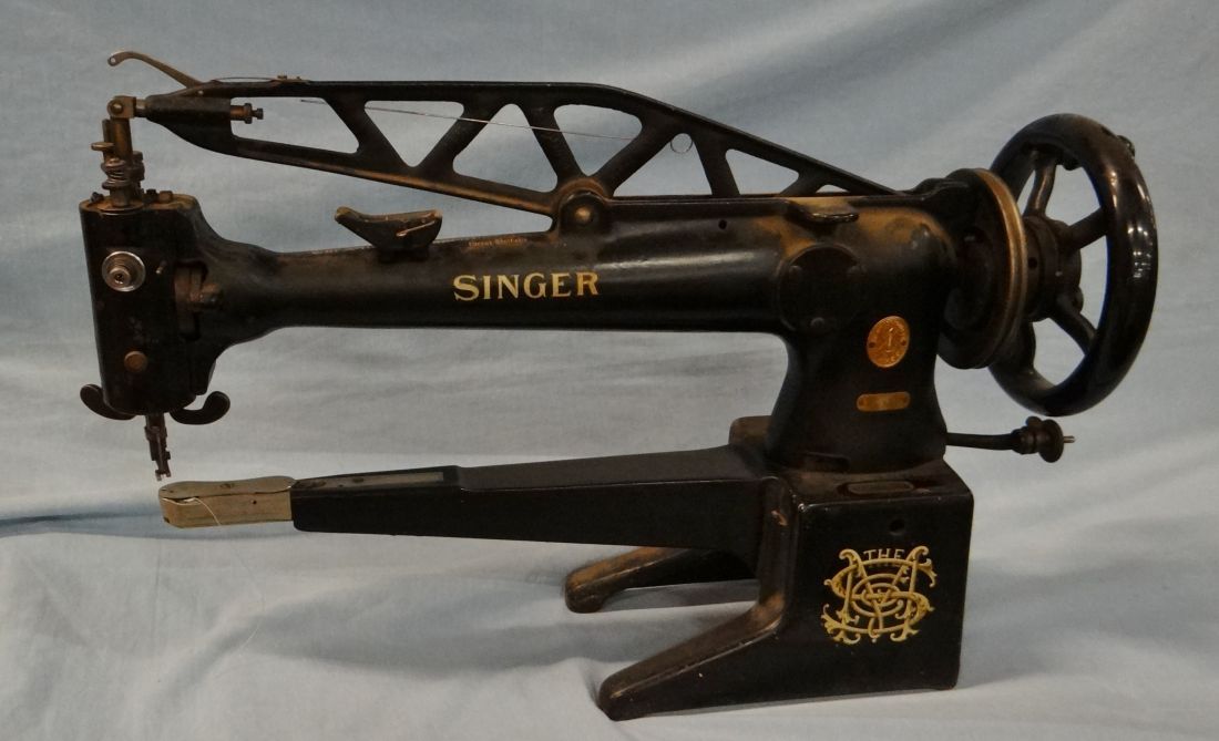 Singer leather Sewing machine,Mdl. 29K60, not mtd.