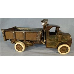 Arcade Mack dump truck, cast iron, some restoration