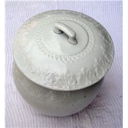 Chamber pot, w/ lid, mint