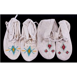 Northern Plains Beaded Children's Moccasins The lo