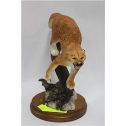 FRANKLIN MINT 1986 THE DEFENDER COUGAR ORNAMENT