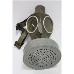WW11 GERMAN GAS MASK