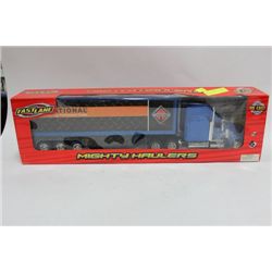 INTERNATIONAL 900IX DIECAST IN BOX SCALE 1:32