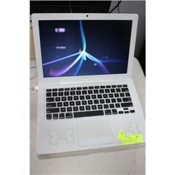 WHITE APPLE MACBOOK WITH WEBCAM W/GOOD BATTERY