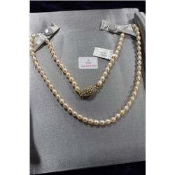 MAGNETIC CLASP PEARL NECKLACE