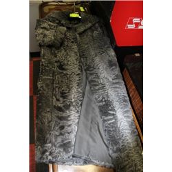 FUR COAT