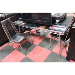 VINTAGE TABLE W 4 CHAIRS