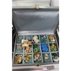 ESTATE BOX W EARRINGS