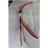 Image 1 : RED RECURVE BOW 2 ARROWS