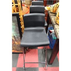 SHOWHOME SET OF 3 BLACK AND CHROME BAR STOOLS