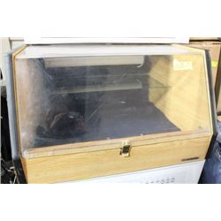 LOCKING WOOD DISPLAY CASE W/ FUNCTIONING LIGHT