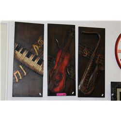 Metal 3-panel wall art, musical theme