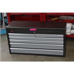Metal tool chest with drawers