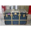 Image 1 : Vintage blue metal trunk