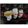 Image 1 : 7 Vintage hats