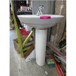 Porcelain pedestal sink, with tap