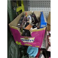 Box of miscellaneous & decorative household items
