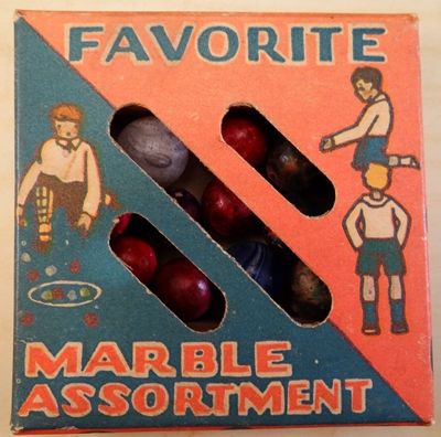 Marbles: Lot 154. CHRISTENSEN AGATE COMPANY. Gropper Favorites box.