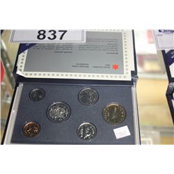 1995 CANADIAN SPECIMEN SET IN CASE
