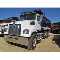 2014 WESTERN STAR 4700 SF TRI-AXLE DUMP, S/N 5KKMAVDV9E9FY3640, 500HP DETROIT DD13 ENG, EATON AUTO S