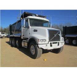 2013 VOLVO TRI-AXLE DUMP, S/N 4V5K99E6DN566576, VOLVO D13 435 ENG, 8LL TRANS, 46K REARS, 20K FRONT, 
