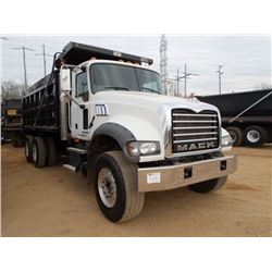 2009 MACK GU713 T/A DUMP, S/N 1M2AX04C69M004110, MACK MP7-405M ENG, 10 SPD TRANS, 44K REARS, 18K FRO