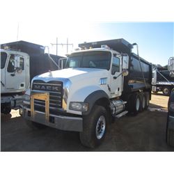 2008 MACK GU713 TRI-AXLE DUMP, S/N 1M2AX09C98M003766, 425 HP MACK MP8 DIESEL ENG, 10 SPD TRANS, 44K 