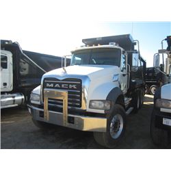 2008 MACK GU713 TRI-AXLE DUMP, S/N 1M2AX09C58M003764, 425 MP8 MACK DIESEL ENG, 10 SPD TRANS, 44K REA