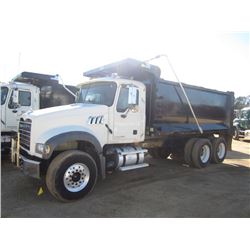 2007 MACK CTP713 T/A DUMP, S/N 1M2AT04C67M004763, MP7 405M MACK DIESEL ENG, 10 SPD TRANS, 44K REARS,