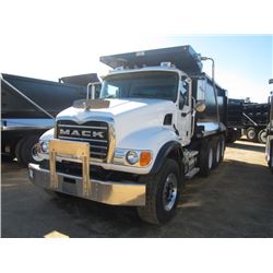 2007 MACK CV713 TRI-AXLE DUMP, S/N 1M2AG11C27M04Y837, AMI 370 HP MACK DIESEL ENG, 10 SPD TRANS, 44K 