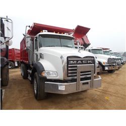 2006 MACK CT713 TRI-AXLE DUMP, S/N 1M2AL02C76M002411, MACK DIESEL ENG, 10 SPD TRANS, 44K REARS, 20K 