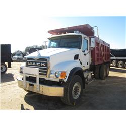 2007 MACK CV713 T/A DUMP, S/N 1M2AG11C77M066400, AI 427 HP MACK DIESEL ENG, 8LL TRANS, 44K REARS, 18