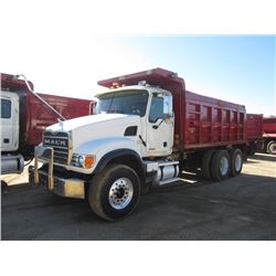 2007 MACK CV713 T/A DUMP, S/N 1M2AG11C97M066396, AI 427 HP MACK DIESEL ENG, 8LL TRANS, 44K REARS, 18