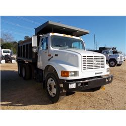 2000 INTERNATIONAL 4900 T/A DUMP, S/N 1HTSHAAR7YH225388, IHC DT466E DIESEL ENG, 9 SPD TRANS, 36K REA