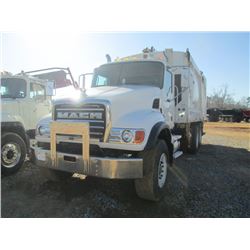 2006 MACK CV713 T/A GARBAGE TRUCK, S/N 1M2AG11CX6M023314, AMI 370HP MACK DIESEL ENG, 10 SPD TRANS, 4