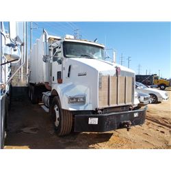 2006 KENWORTH T8000 T/A GARBAGE TRUCK, S/N 1NKDLUOXO6J136904, 380HP C13 CAT DIESEL ENG, A/T, PAK-MOR