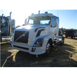 2013 (UNUSED) VOLVO T/A TRUCK TRACTOR, S/N 4V4NC9EH4DN132997, 455HP VOLVO D13 DIESEL ENG, 10 SPD TRA