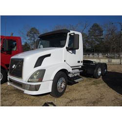 2007 VOLVO T/A TRUCK TRACTOR, S/N 4V4NC9GH57N486769, 435HP VE D12 DIESEL ENG, 10SPD TRANS, 38K REARS