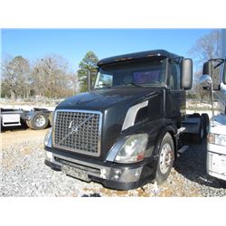 2005 VOLVO T/A TRUCK TRACTOR, S/N 4V4NC9GH75N394141, 435HP VE D12 DIESEL ENG, 10 SPD TRANS, ENGINE B