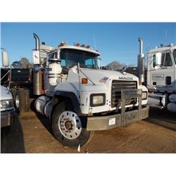 1999 MACK RD 688S T/A TRUCK TRACTOR, S/N 1M2P324Y4XM044678, E7 350 MACK DIESEL ENG, 8LL TRANS, 44K R