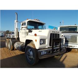 1989 MACK DM690S T/A TRUCK TRACTOR, S/N 1M2B179C9K1H004989, 300 MACK DIESEL ENG, 5 SPD TRANS, 44K RE
